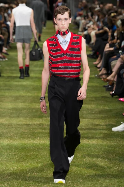 Look 27